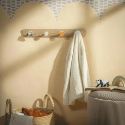 Wieszaki, Półki Tekstylne, Organizery| Drewniany wieszak ścienny ZWIERZĄTKA MIX 45x50 cm