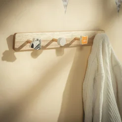 Wieszaki, Półki Tekstylne, Organizery| Drewniany wieszak ścienny ZWIERZĄTKA MIX 45x50 cm