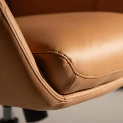 Fotele Wypoczynkowe| Fotel obrotowy jasnobrązowy DELUXO