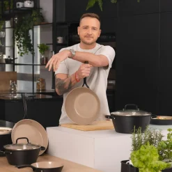 inny Garnek aluminiowy z pokrywką CARINA BLACK 2,2 l