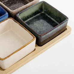 Miski, Patery I Półmiski|inny Komplet 4 miseczek na kwadratowej bambusowej podstawie 19x19 cm