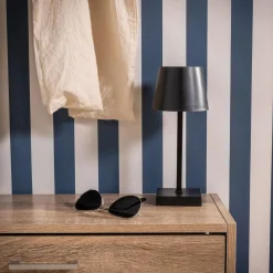 Zumaline Lampa stołowa LED na baterie 3AAA czarna POLLI