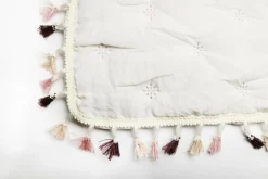 Estetica Narzuta na łóżko biało-różowa FRINGLE 220x200 cm