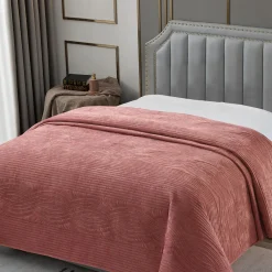 Koce I Narzuty| Narzuta na łóżko różowa SILKY 200x220 cm