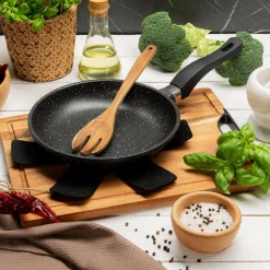 Patelnia aluminiowa STARKE PRO 20 cm + podkładka