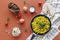 Patelnia na indukcję czarna BASIS 24 cm