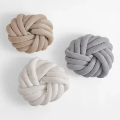 inny Poduszka ozdobna węzeł jasnoszara TWISTY 30 cm