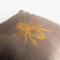 inny Poszewka dekoracyjna z pszczołą beż AURE 45x45 cm