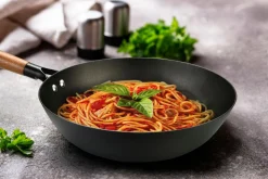 Wok żeliwny czarny FERRO 30 cm